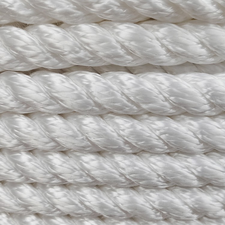 Канат полиамидный, 3-прядный, 26 мм (в бухте 240 м), арт. 10267593,          Россия 