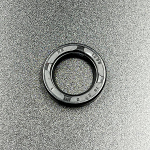 Уплотнение штока гидроподъемника Honda BF75-225(PREMARINE)