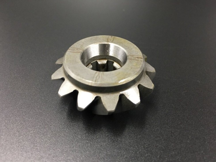 Шестерня вертикального вала (Пиньон) Yamaha 20-30 OLD (689-45551-00) (Yamaha), арт. 689-45551-00,          YAMAHA 