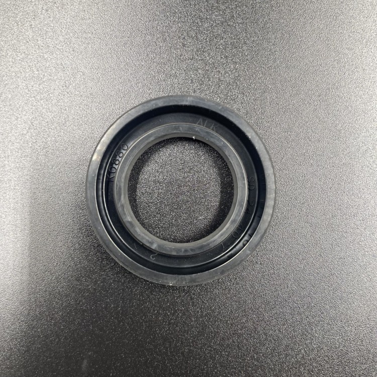 Сальник Suzuki (09282-24004) (24x40x7) (Omax), арт. 09282-24004-TW,          OMAX 