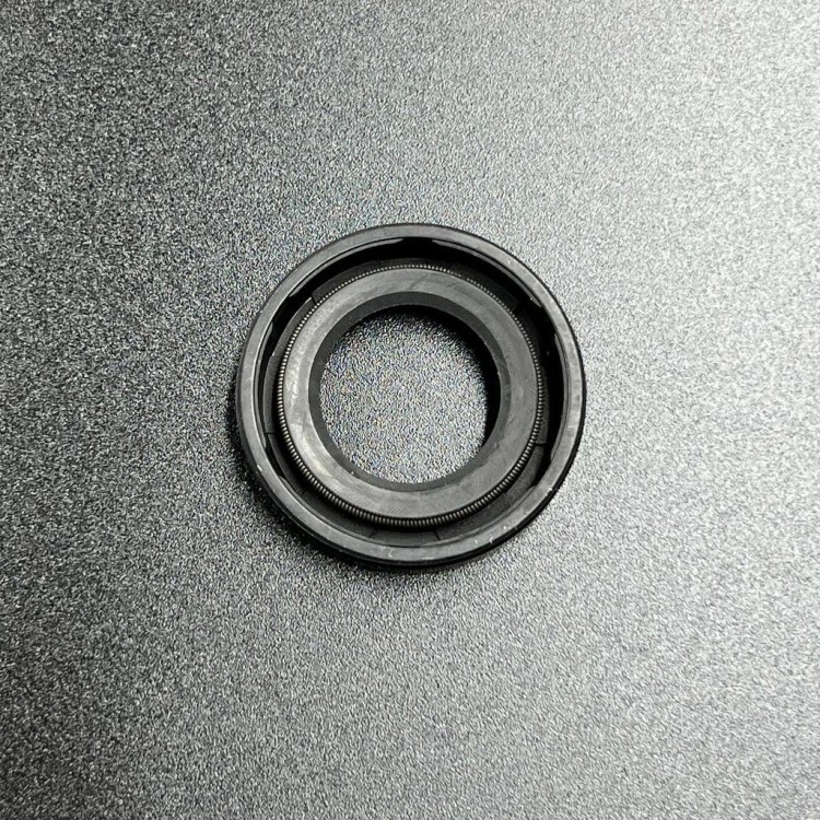 Сальник Honda (91251-ZV5-003) (17x30x7) (Omax), арт. 91251-ZV5-003-TW,          Omax 