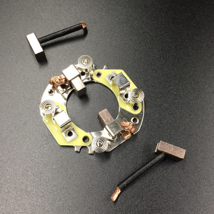 Щеточный узел YAMAHA 55, 75-90, Mercury 50, арт. 663-81840-11-TW,          AMOSA 