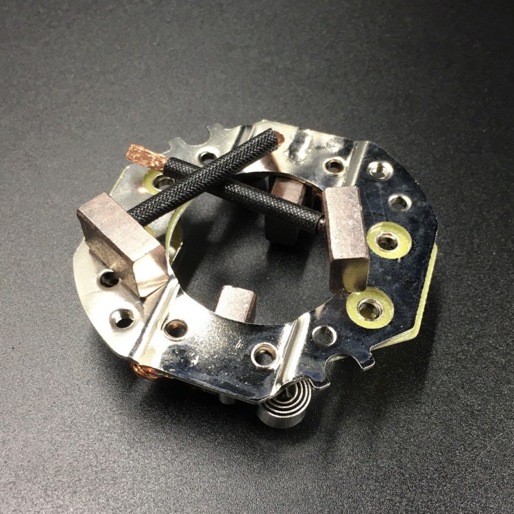 Щеточный узел YAMAHA 55, 75-90, Mercury 50, арт. 663-81840-11-TW,          AMOSA 