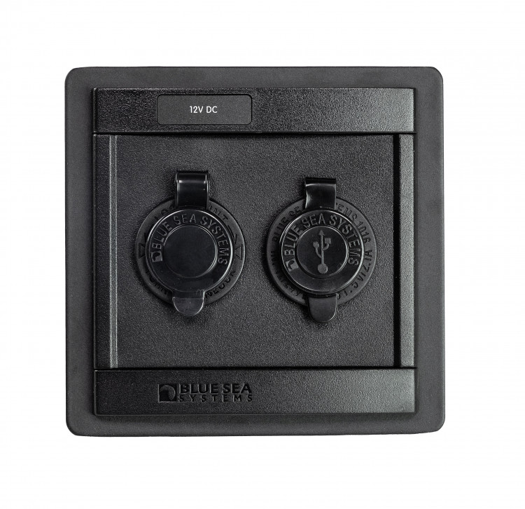 Панель с двойным USB-разъемом 5В 2.1А и прикуривателем, арт. 1478,          Blue sea  Панель с двойным USB-разъемом 5В 2.1А и прикуривателем, арт. 1478,          Blue sea