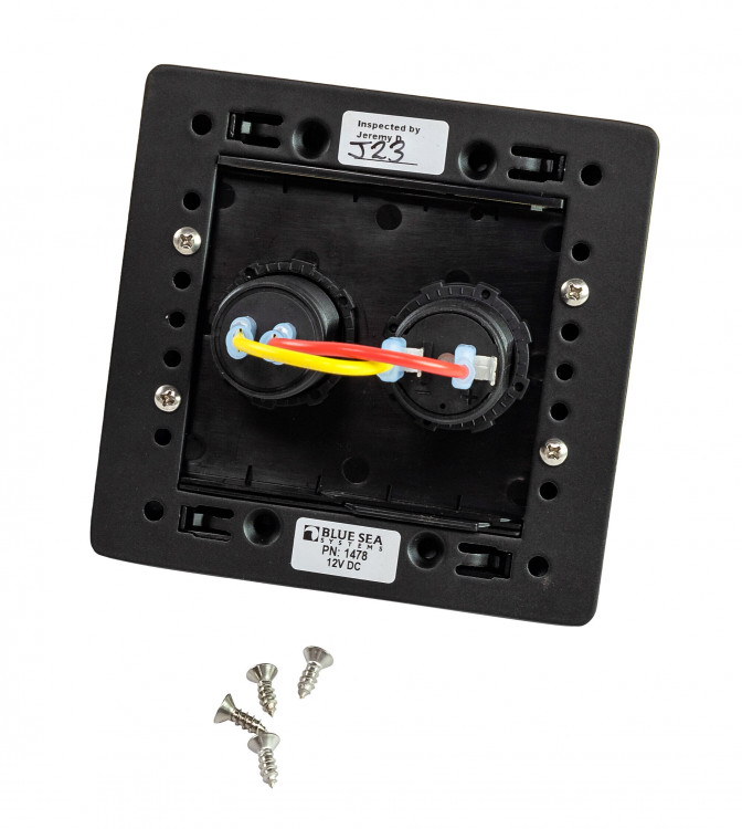 Панель с двойным USB-разъемом 5В 2.1А и прикуривателем, арт. 1478,          Blue sea  Панель с двойным USB-разъемом 5В 2.1А и прикуривателем, арт. 1478,          Blue sea