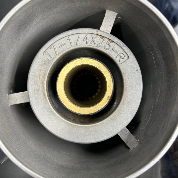 Гребной винт Mercury Bravo Two (3x17-1/4х25) (19 шлицев) (Правого вращения) (Cталь), арт. 48-18620A6-K,          YHS 