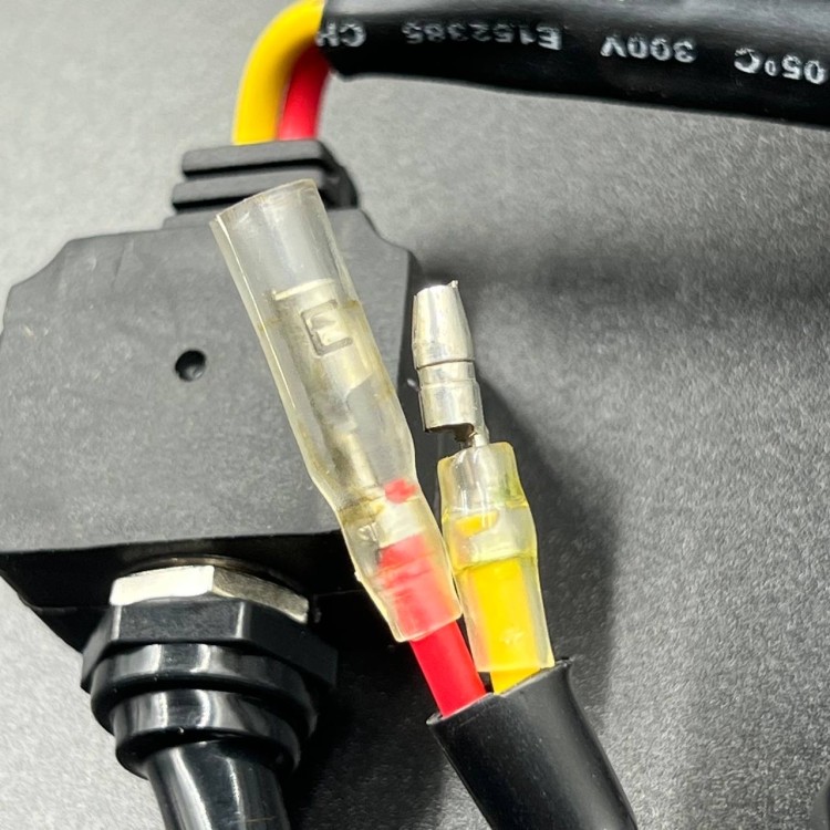 Чека аварийной остановки двигателя (тумблер) водонепроницаемый; универсальный (Omax), арт. FE-A1759-TW,          OMAX 