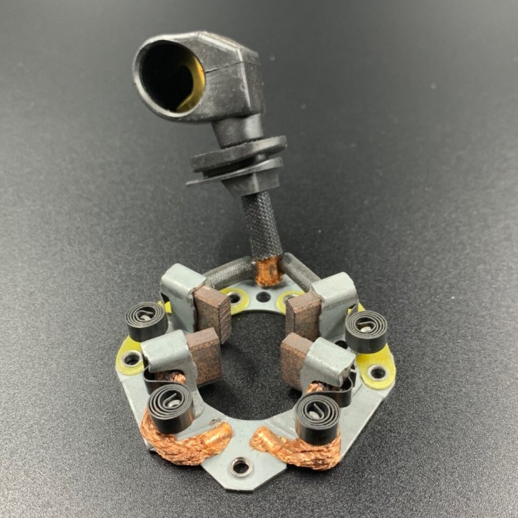 Щеточный узел Yamaha F75-100, арт. 67F-81840-00-TW,          AMOSA 