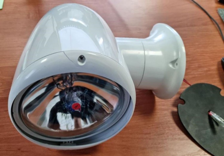 Прожектор галогеновый с дистанционным управлением, 12 В уценённый, арт. 7000101212_utsenka,          Matromarine 