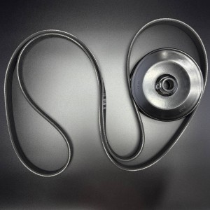 Ремень обводной (поликлиновой) со шкивом MERCRUISER 4.3/5.0/5.7L (57-861758A1) (Quicksilver)