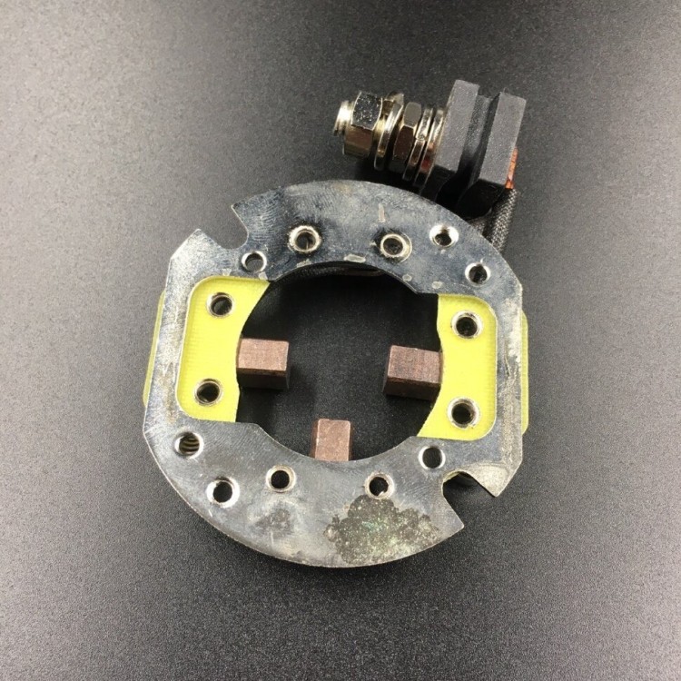 Щеточный узел Yamaha 115-225, арт. 6E5-81840-10-TW,          OSAKA 