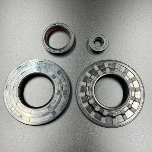 Комплект сальников (4 шт) двигателя Ski-Doo, Lynx 09-55204 (420931280, 420931910, 420931795, 4202301