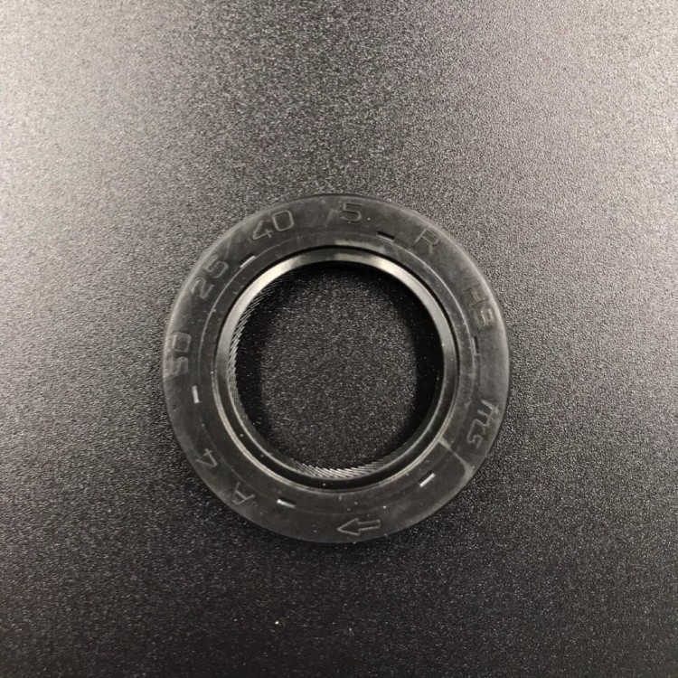 Сальник коленвала Yamaha F4-F6 (93102-25821; 93102-25090; F4-01.06.04) (25x40x5) (Yamaha), арт. 93102-25821,          YAMAHA 