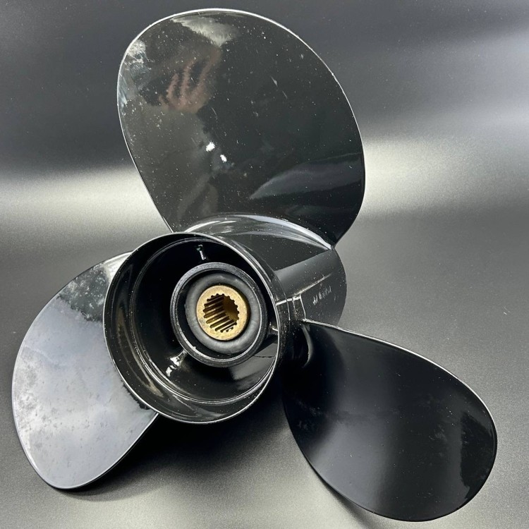 Гребной винт Mercury Bravo Two (3x18-1/4х19R) (19 шлицев) (Правого вращения), арт. 48-18614A40,          MERCURY 