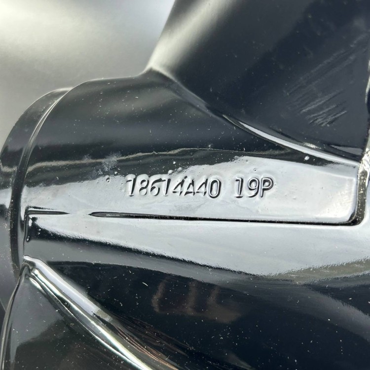 Гребной винт Mercury Bravo Two (3x18-1/4х19R) (19 шлицев) (Правого вращения), арт. 48-18614A40,          MERCURY 