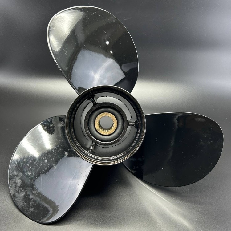 Гребной винт Mercury Bravo Two (3x18-1/4х19R) (19 шлицев) (Правого вращения), арт. 48-18614A40,          MERCURY 