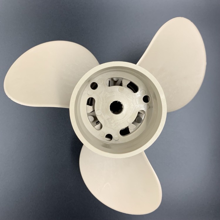 Гребной винт Suzuki DT9.9A-DT15A, DF9.9B, DF8A-20A (3x9-1/4x9) (Пластиковый композиционный), арт. S-15-PS,          РРЦ РАЗНОЕ 