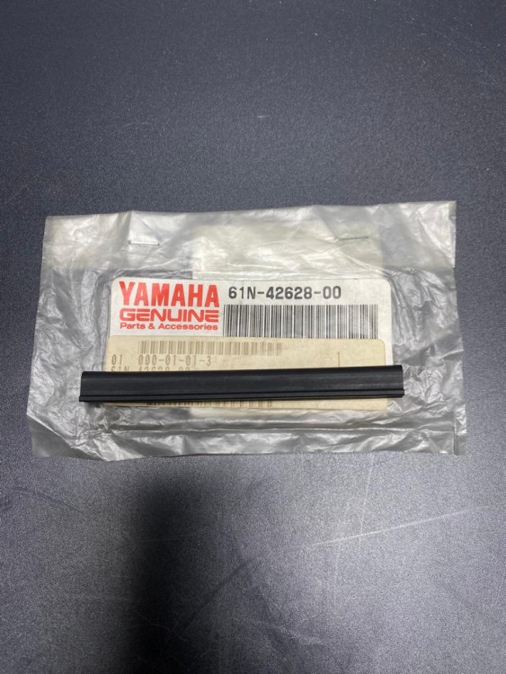 Уплотнение крышки капота Yamaha 61N-42628-00 (RAC), арт. 61N-42628-00,          Nano Protech 