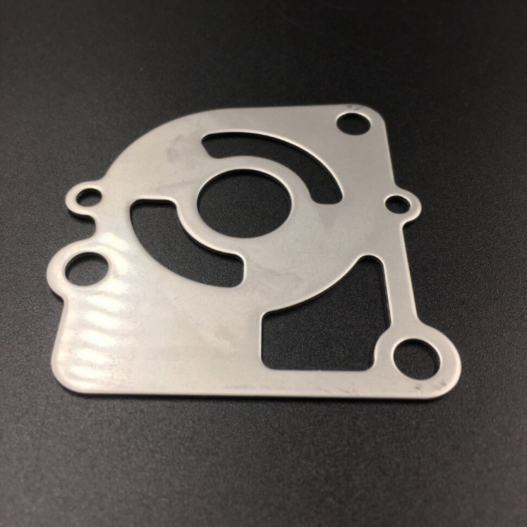 Пластина помпы охлаждения Tohatsu 9.9-18/Mercury 9.9-18 (803753), арт. 350-65025-0-TW,          SINERA  Пластина помпы охлаждения Tohatsu 9.9-18/Mercury 9.9-18 (803753), арт. 350-65025-0-TW,          SINERA