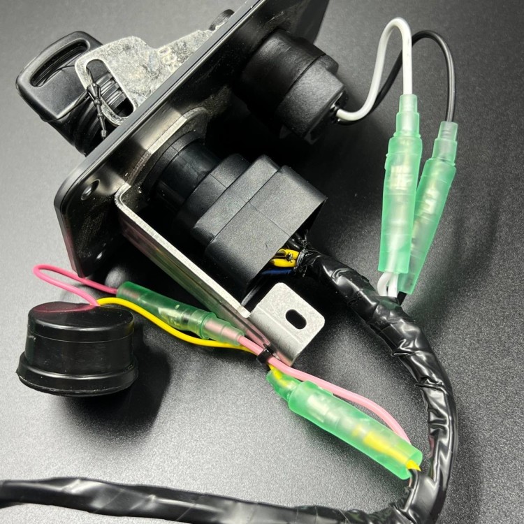 Панель зажигания Yamaha (замок зажигания и кнопка стоп с чекой) (PWB), арт. 704-82570-12-K,          POWEROB 