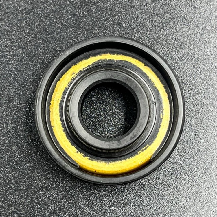 Сальник Suzuki (09289-12002) (12x28x8) (Osaka), арт. 09289-12002-TW,          OSAKA 