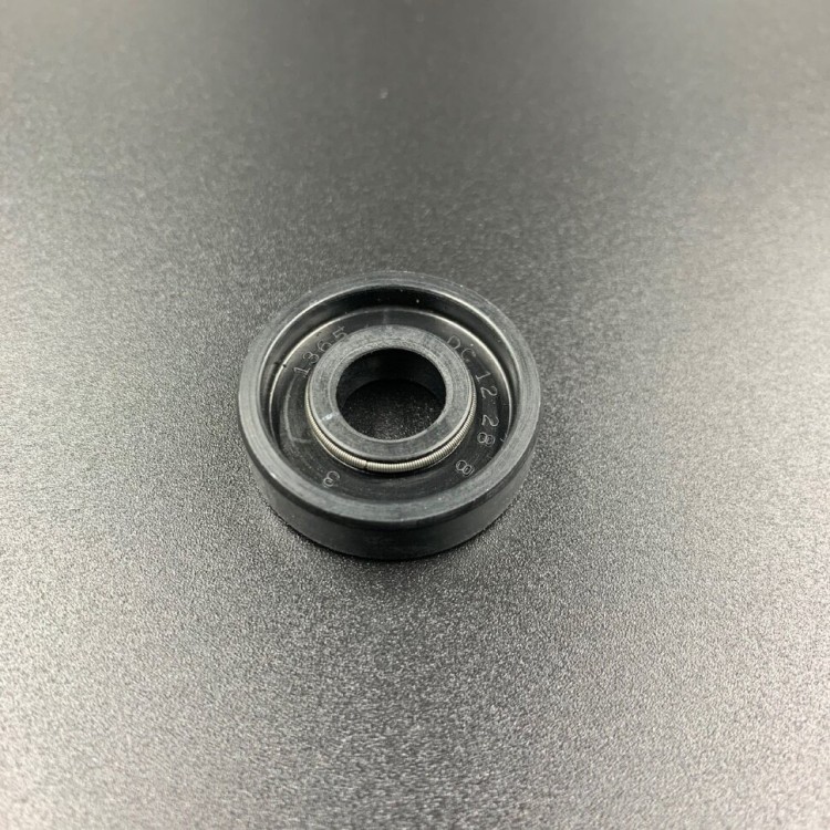 Сальник Suzuki (09289-12002) (12x28x8) (Osaka), арт. 09289-12002-TW,          OSAKA 