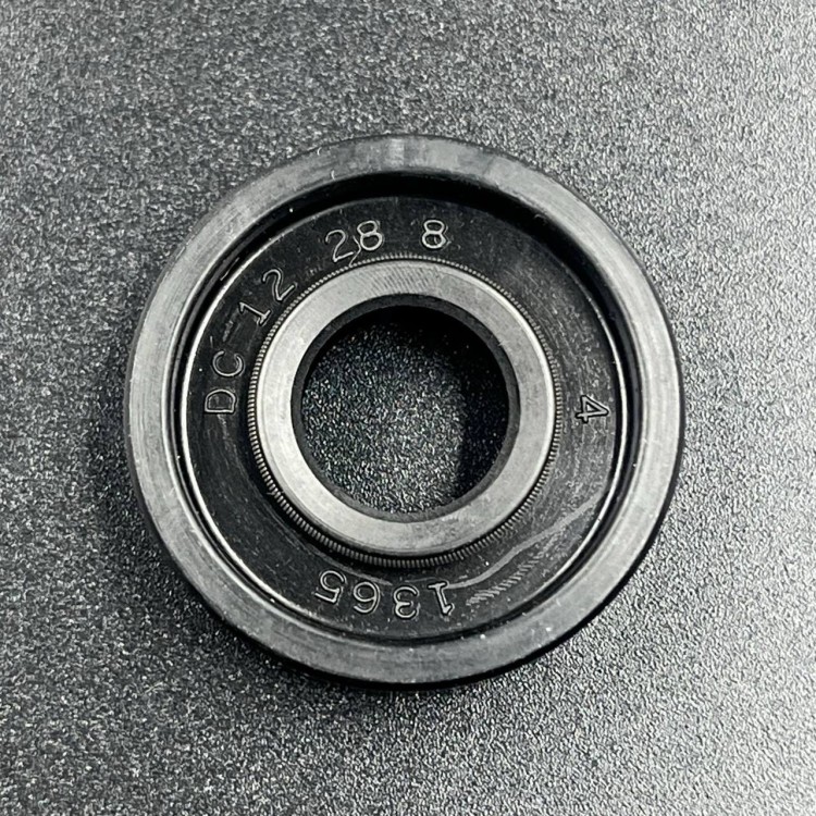 Сальник Suzuki (09289-12002) (12x28x8) (Osaka), арт. 09289-12002-TW,          OSAKA 