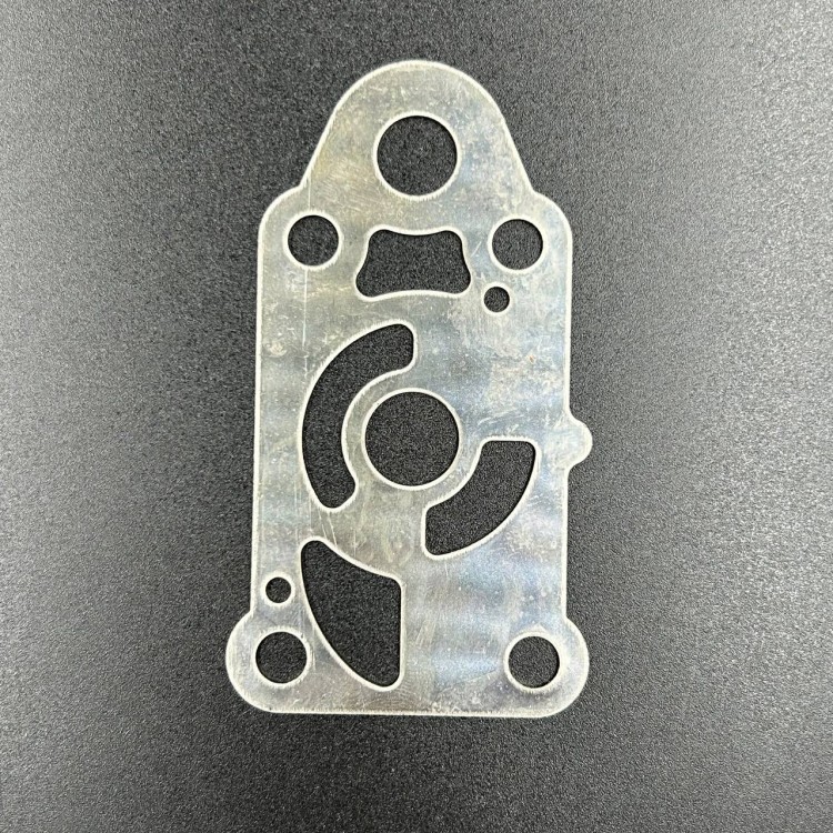 Пластина помпы охлаждения Tohatsu 3.5, арт. 3F0-65025-0-TW,          SINERA  Пластина помпы охлаждения Tohatsu 3.5, арт. 3F0-65025-0-TW,          SINERA