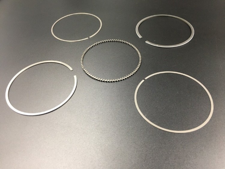 Кольца поршневые, комплект на один поршень Suzuki DF90-140 (STD) (Suzuki), арт. 12140-86FA0,          SUZUKI  Кольца поршневые, комплект на один поршень Suzuki DF90-140 (STD) (Suzuki), арт. 12140-86FA0,          SUZUKI