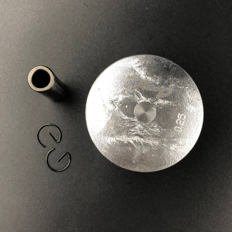 Поршень Suzuki DT9.9-15 (кольца 2.00mm) (0.25mm) (Omax), арт. 12110-93111-0.25-2.00MM-TW,          OMAX 