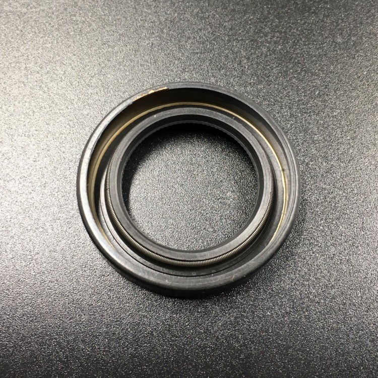 Сальник коленвала (низ) Yamaha F8-9,9 (93101-25M24) (25x38x7) (Yamaha), арт. 93101-25M24,          YAMAHA 