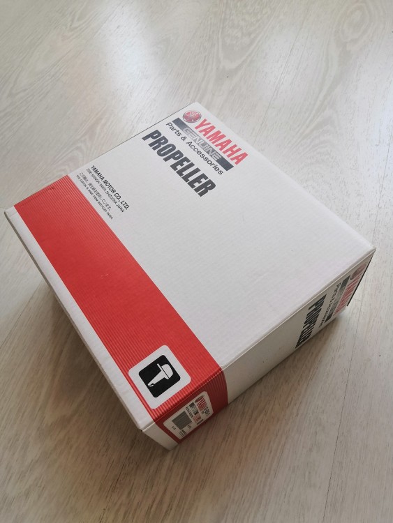 Винт для лодочного мотора Yamaha 8-enduro - 3X9"X9", арт. 647459470000,          YAMAHA  Винт для лодочного мотора Yamaha 8-enduro - 3X9"X9", арт. 647459470000,          YAMAHA