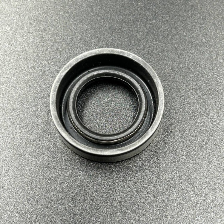 Сальник Mercruiser (18x32x7) (26-90562) (Quicksilver), арт. 90562,          MERCURY 