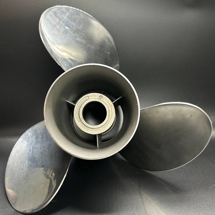 Гребной винт Mercury VENGEANCE (13-1/2х23R) Стальной, арт. 16320A46,          MERCURY 