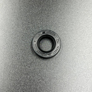 Сальник Mercury/Mercruiser (26-828932) (15x28x6) (Sinera)