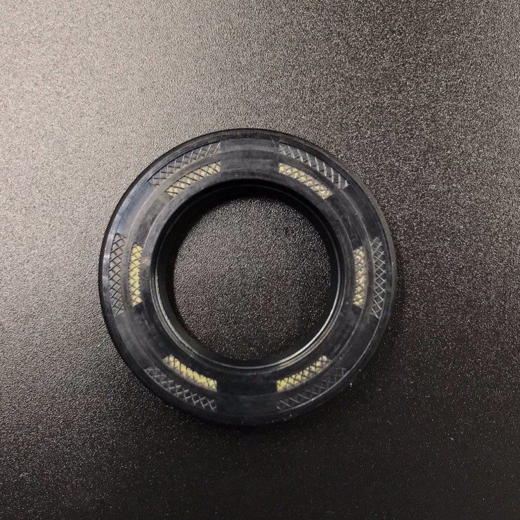 Сальник Suzuki (09282-24004) (24x40x7) (Suzuki), арт. 09282-24004,          SUZUKI 