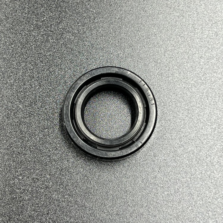 Сальник Suzuki (09289-18001) (18x30x8) (Sinera), арт. 09289-18001-TW,          SINERA  Сальник Suzuki (09289-18001) (18x30x8) (Sinera), арт. 09289-18001-TW,          SINERA