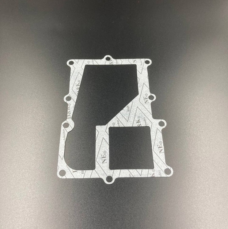 Прокладка под клапаны Suzuki DT 25-30, арт. 13121-96400-TW,          SINERA  Прокладка под клапаны Suzuki DT 25-30, арт. 13121-96400-TW,          SINERA