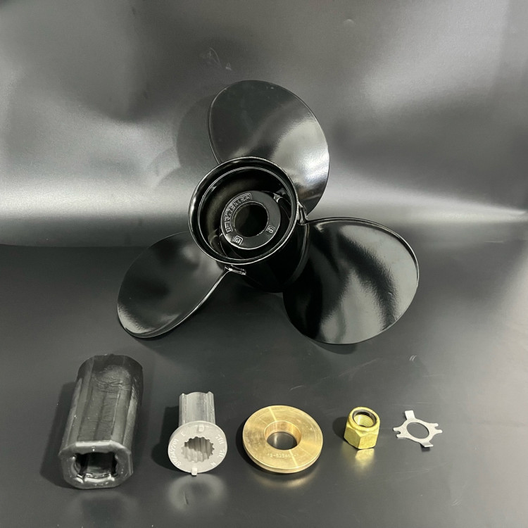 Гребной винт Mercury Black Max (13-3/4х15R), арт. 77342A45,          MERCURY 