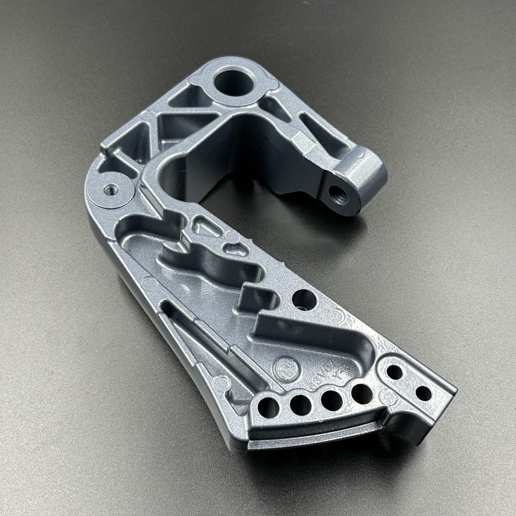 Струбцина подвески левая Yamaha 9.9-15 (63V-43111-07-8D) (Yamaha), арт. 63V-43111-07-8D,          YAMAHA 