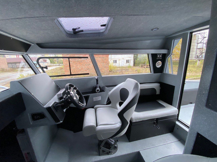 Катер VOYAGER 800LE Cabin, арт. V800LE,          VBOATS 