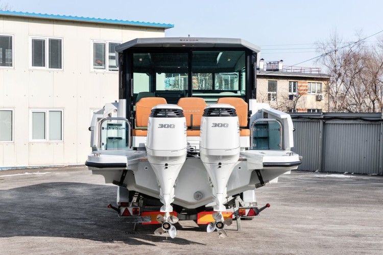 Катер SAXDOR 320 GTC с Suzuki 2хDF300APX, арт. KITS001,          Saxdor 