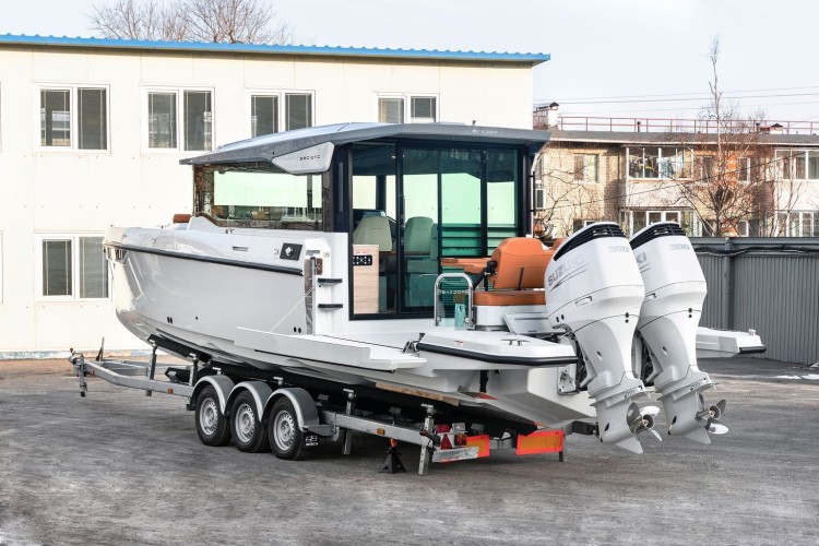 Катер SAXDOR 320 GTC с Suzuki 2хDF300APX, арт. KITS001,          Saxdor 