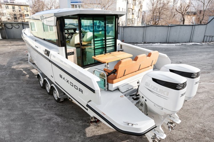 Катер SAXDOR 320 GTC с Suzuki 2хDF300APX, арт. KITS001,          Saxdor 