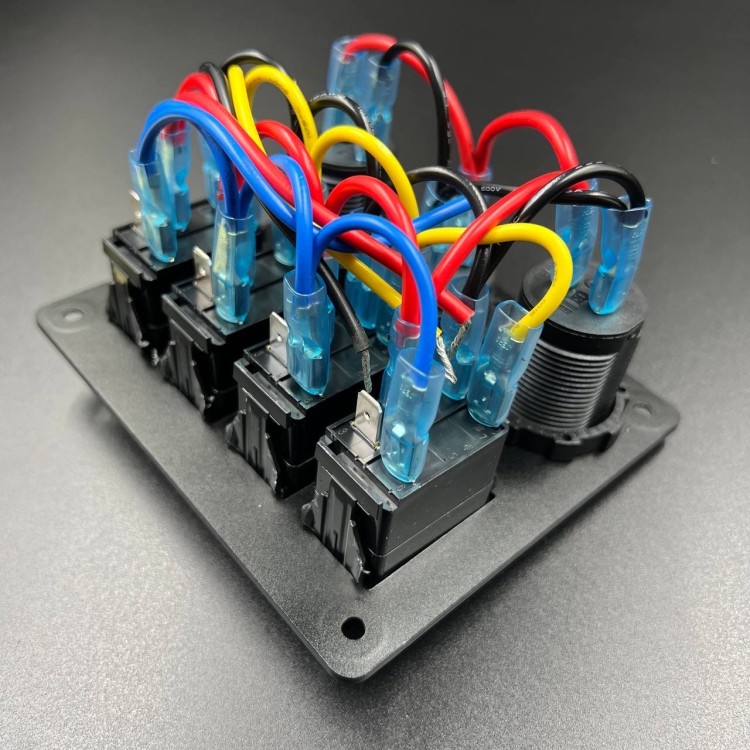 Панель управления (4 тумблера вкл/выкл, прикуриватель, 2 USB)(PREMARINE), арт. панель(4+)-K,          PREMARINE 