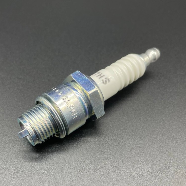 Свеча зажигания NGK B7HS (BR7HS-10), арт. B7HS,          NGK 