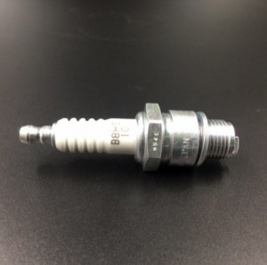 Свеча зажигания 7637 B8HS-10 /фиксированная контактная гайка (NGK )