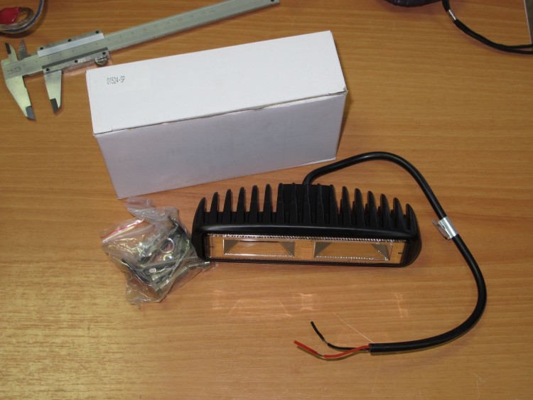 Прожектор светодиодный 16 диодов, 1750 лм, 9-60 В (упаковка из 4 шт.), арт. 01524-SP_pkg_4,          AAA 