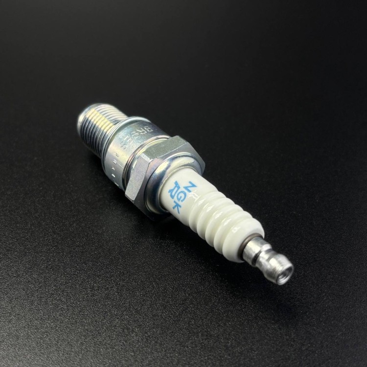 BR9ES Свеча зажигания 5722 NGK, арт. BR9ES,          NGK 