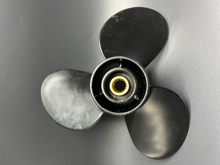 Гребной винт Tohatsu 9.9-18 (3x9.25x9) (Уценка), арт. 362-64101-0-K,          YHS 